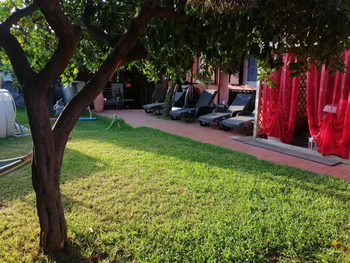 Casa Vacanze Noemi Рипосто Экстерьер фото