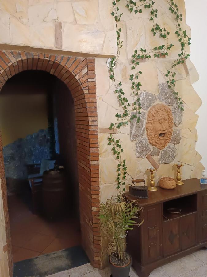 Casa Vacanze Noemi Рипосто Экстерьер фото