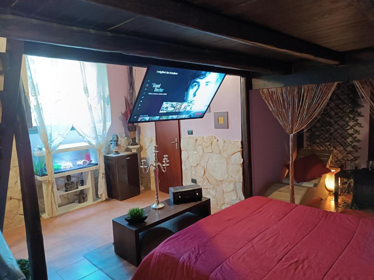 Casa Vacanze Noemi Рипосто Экстерьер фото
