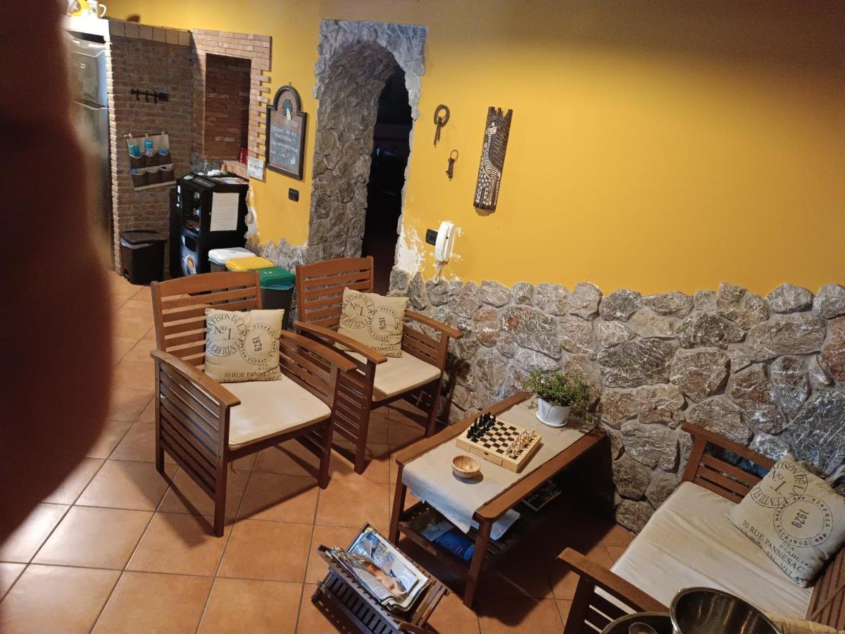 Casa Vacanze Noemi Рипосто Экстерьер фото
