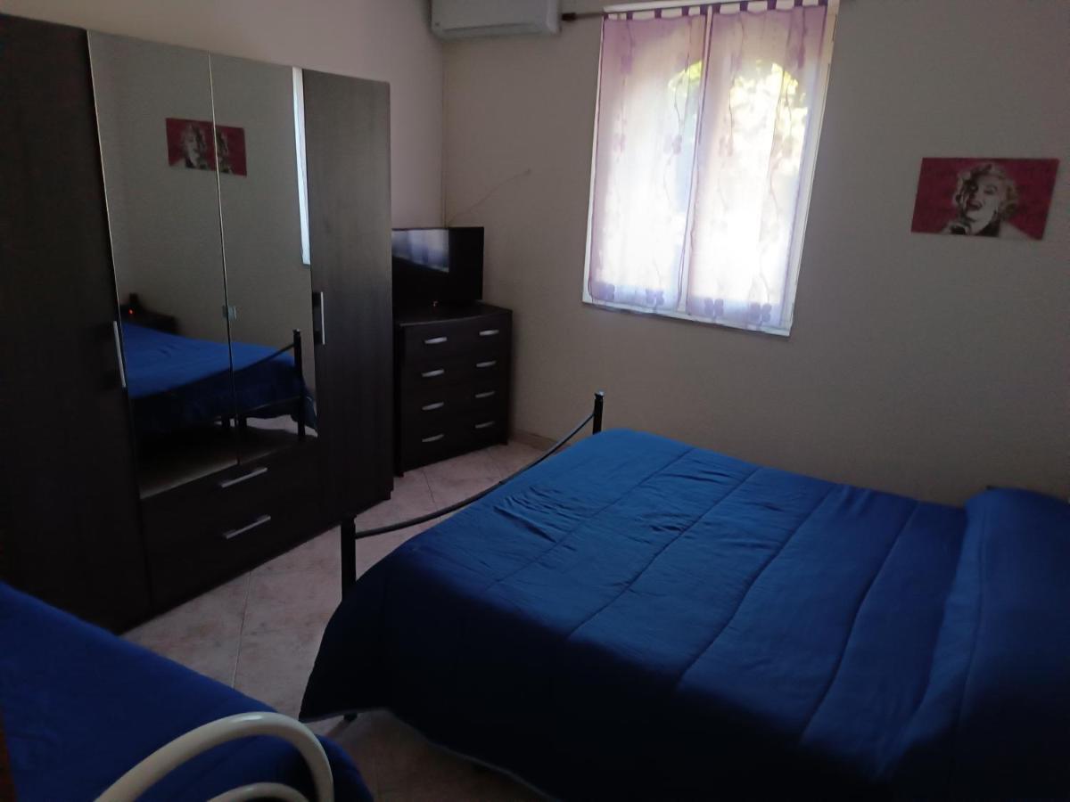 Casa Vacanze Noemi Рипосто Экстерьер фото
