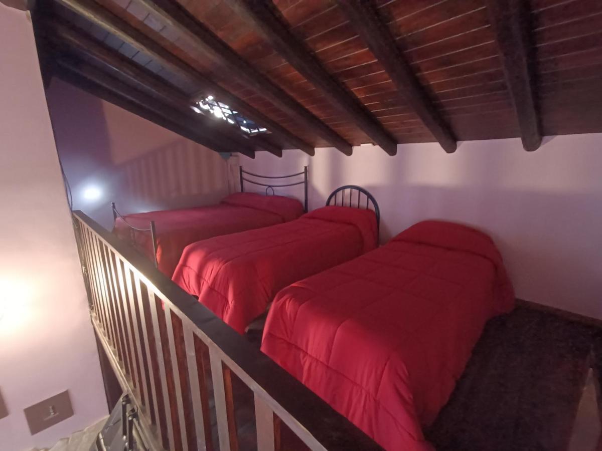 Casa Vacanze Noemi Рипосто Экстерьер фото