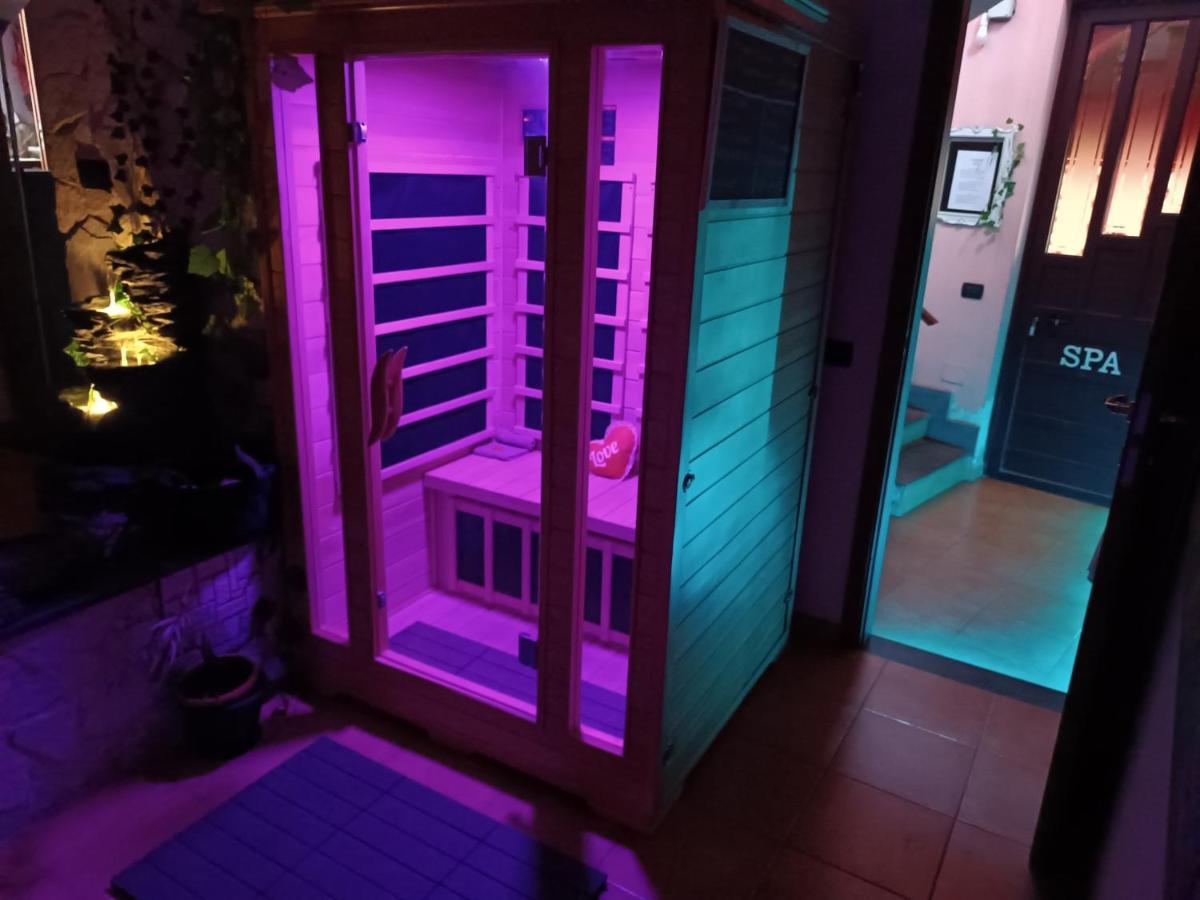Casa Vacanze Noemi Рипосто Экстерьер фото